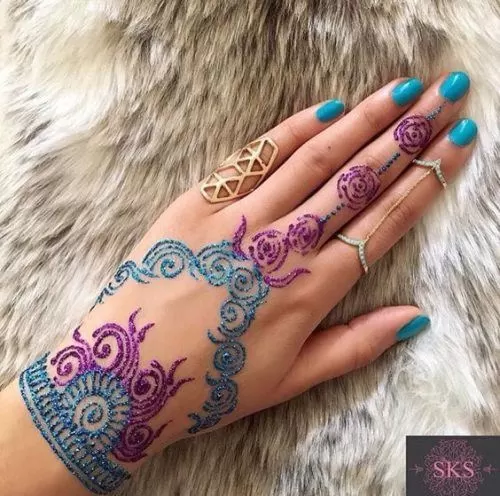 Colourful Henna And Mehndi Designs (9)