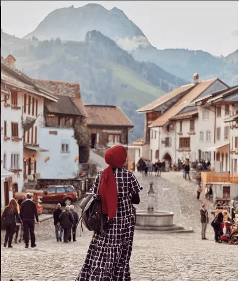 What to Wear as a Hijabi traveler