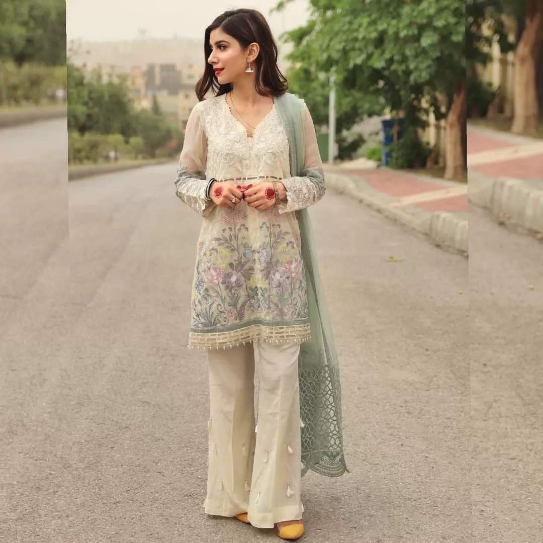 Shalwar Kameez Neck Designs for Girls (9)