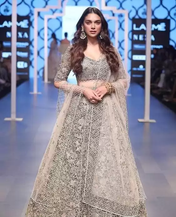 grey lehnga