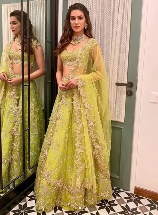 kriti sanon green ghagra choli