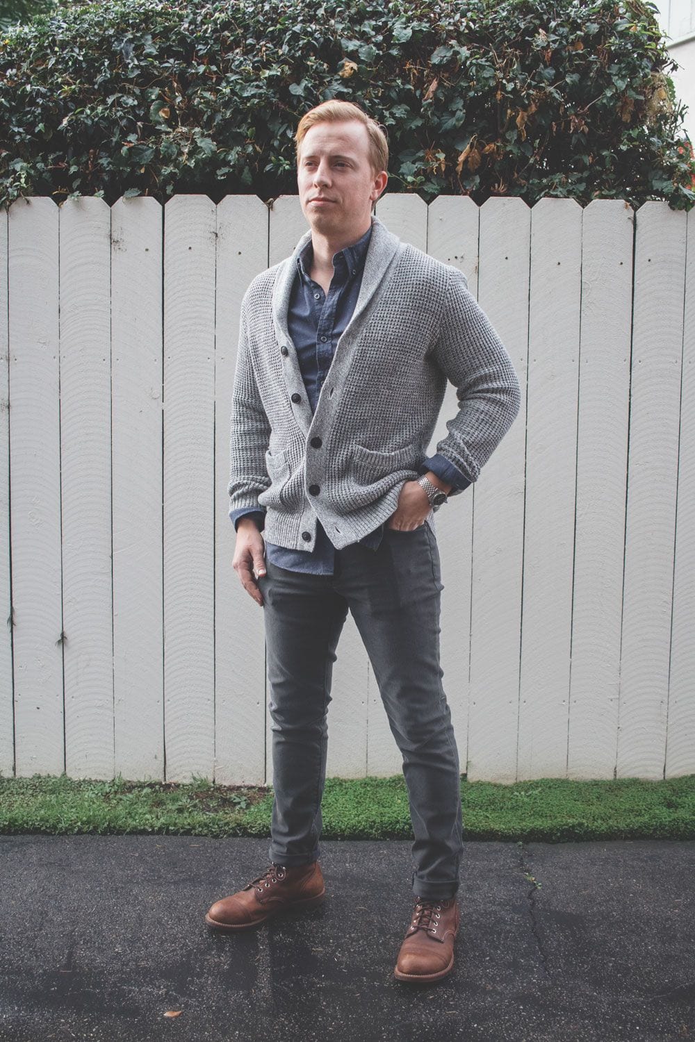 Outfits With Grey Jeans for Men