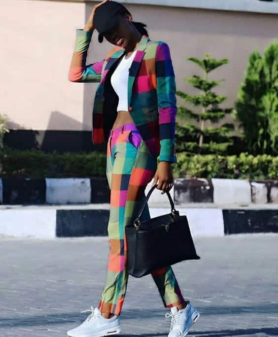 32 Formal Outfits for Working Women to Look Elegant & Stylish