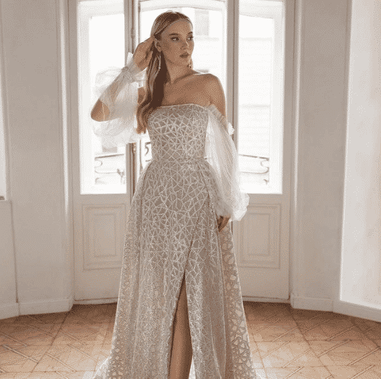 Engagement Outfits for Brides: 35 Engagement Dress Ideas