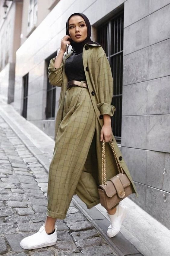 32 Formal Outfits for Working Women to Look Elegant & Stylish