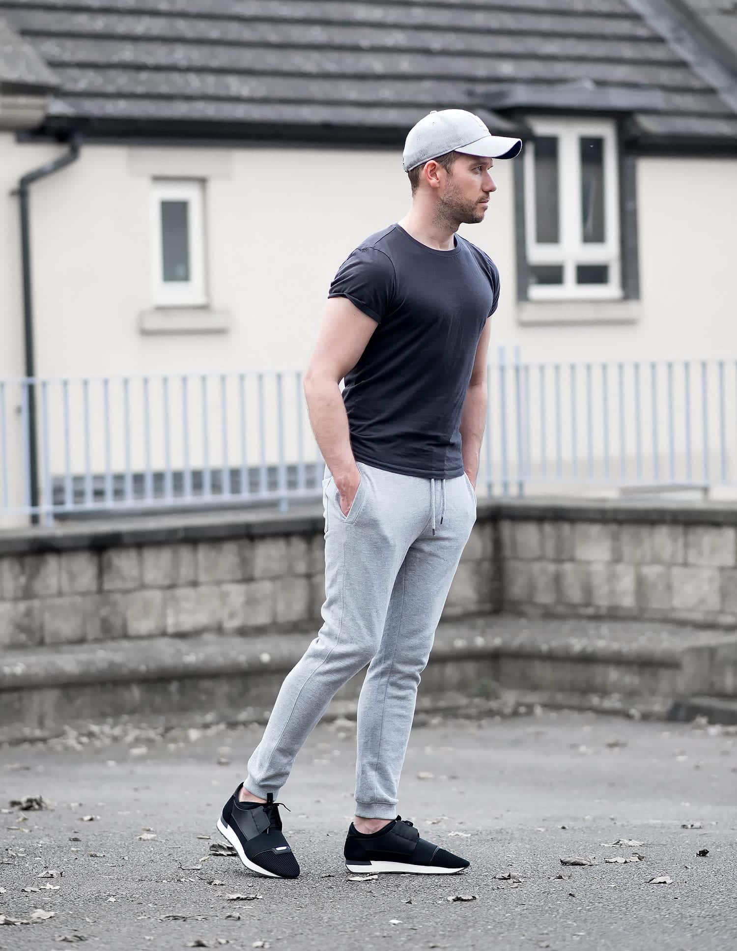 7 Killer Jogger Outfits for Men: How to Wear Joggers in 2023