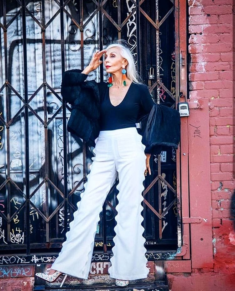 47 Best Outfits for Petite Women Over 50 to Wear This Year