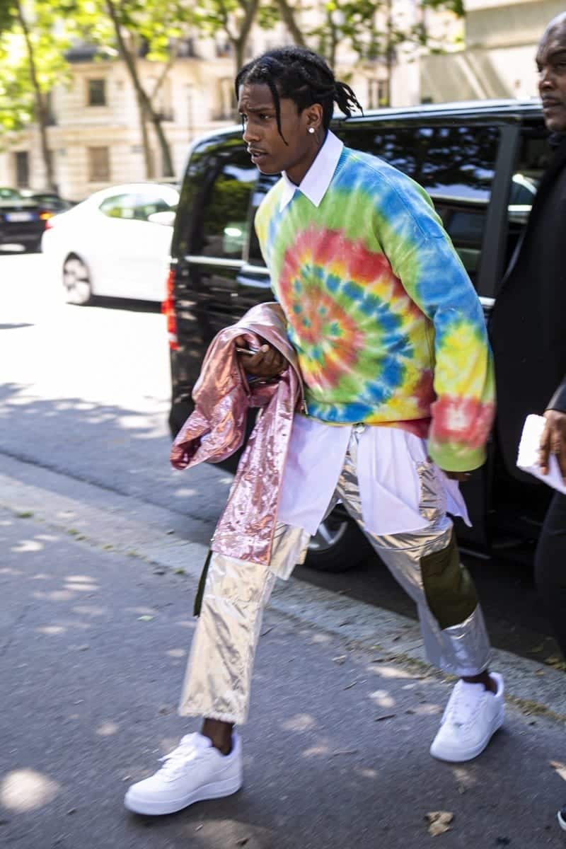 Tie-Dye Outfits for Men – 17 Ideas on How to Wear Tie-Dye