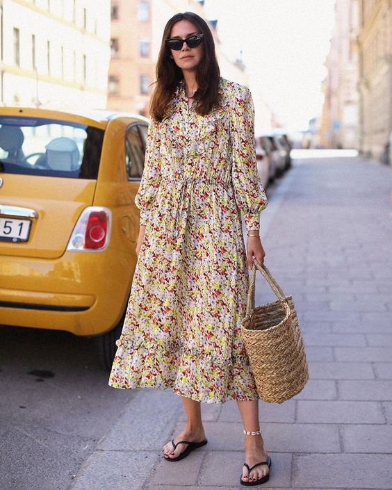 14 Ways to Style Flip-flops for Your Daily OOTD In 2022 How To Wear Slippers With A Sundress