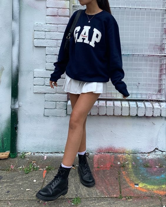 31 Best Oversized Hoodie Outfits to Wear This Year