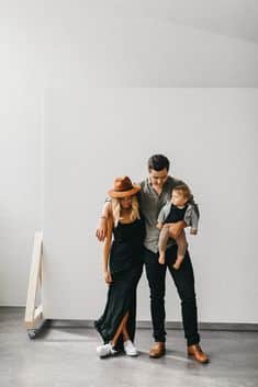 20 Best Spring Family Photoshoot Outfits to Try This Spring