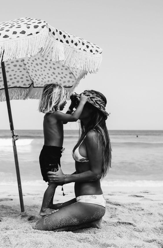 20 Best Beach Family Photoshoot Outfits to Try this Year