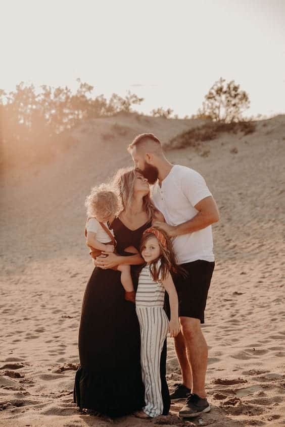 beach family photoshoot outfits