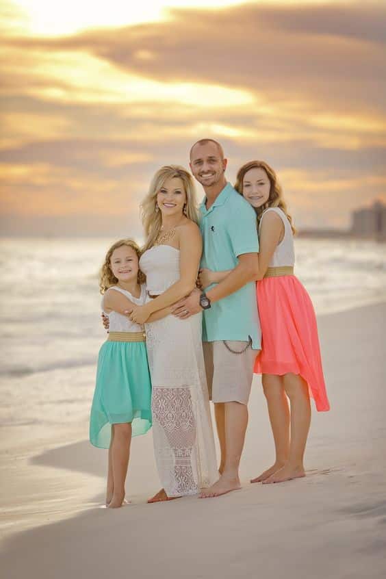 beach family photoshoot outfits