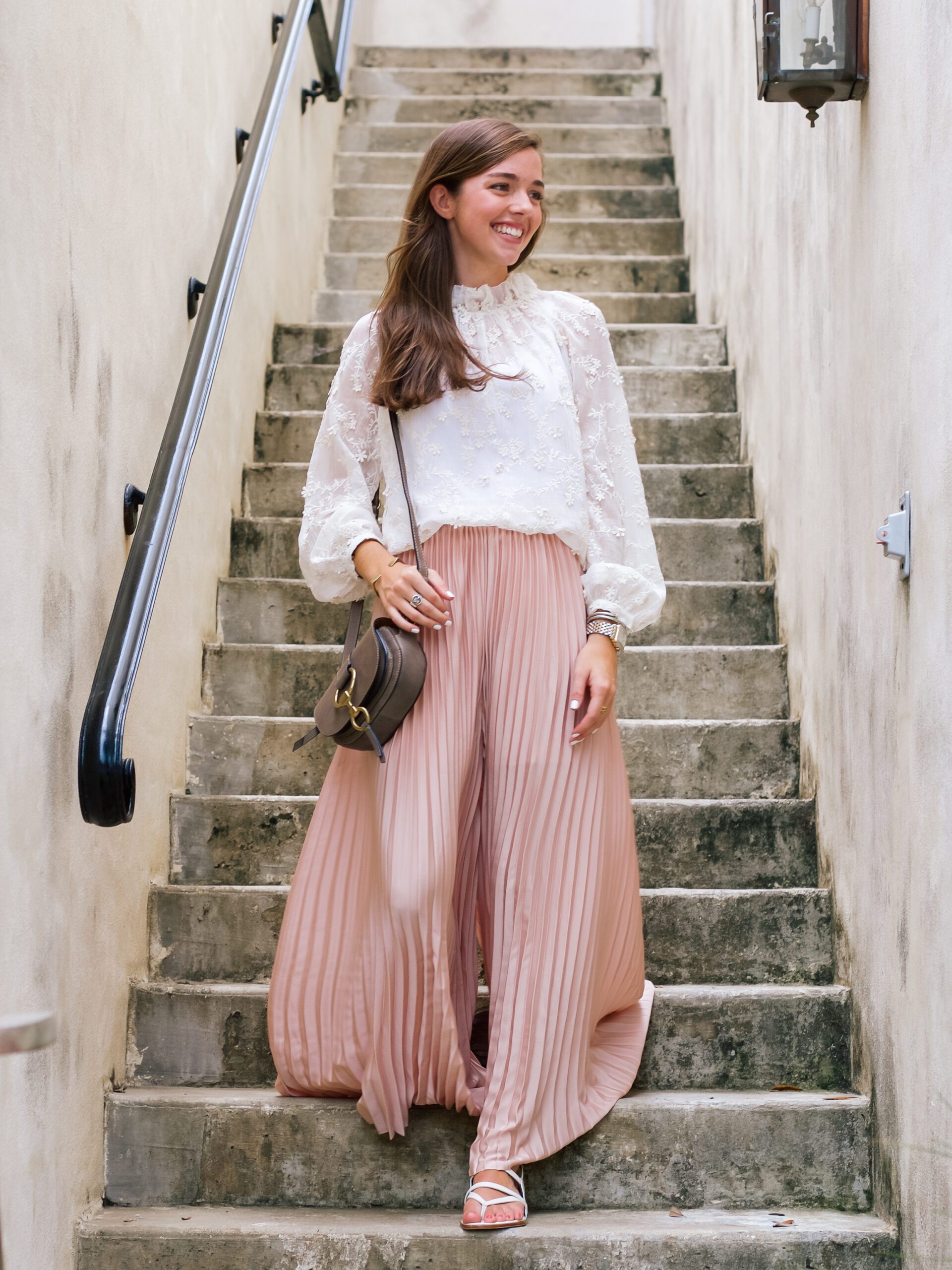 How to Wear Pleated Pants ? 52 Outfit Ideas & Styling Tips