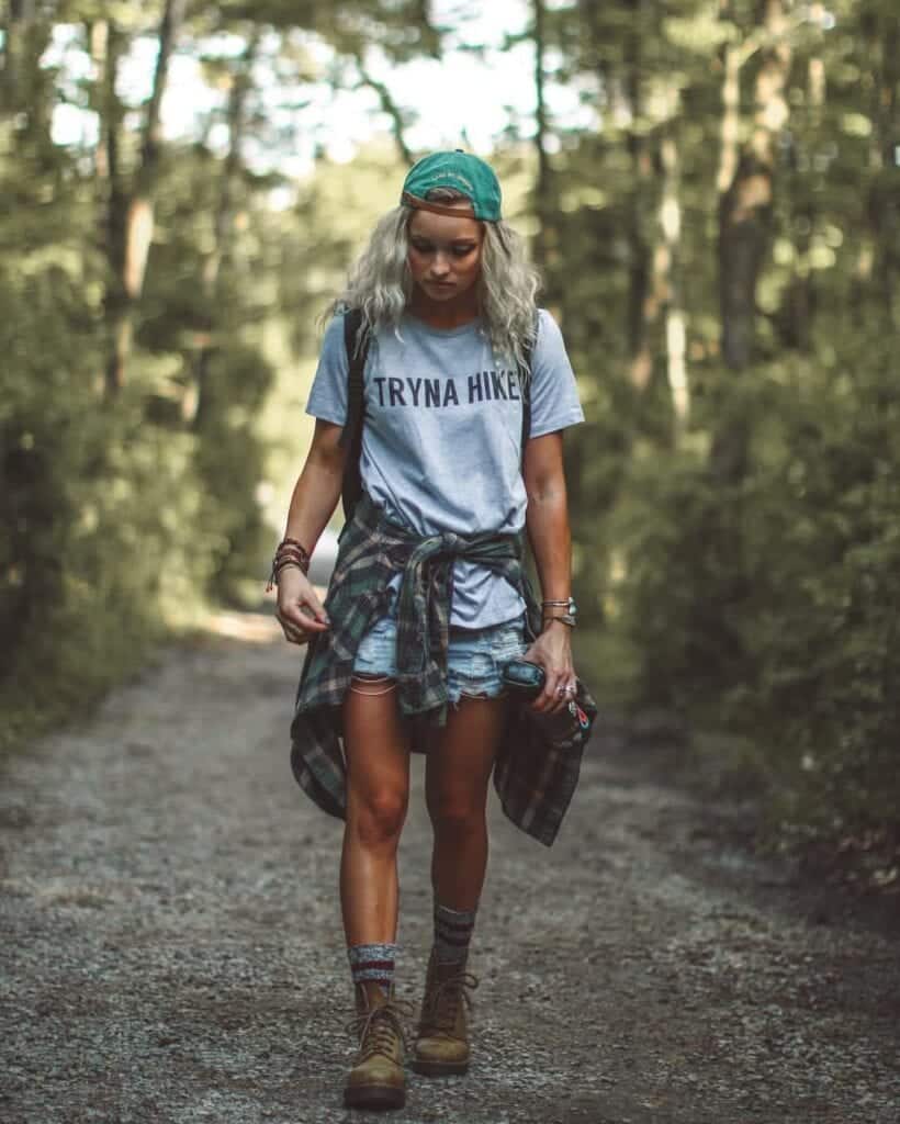 33 Cute Summer Camping Outfits For Women To Try In 2022