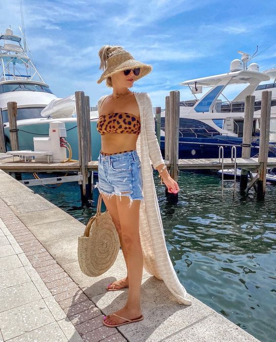 Water Park Outfits: 27 Ideas on What to Wear to a Water Park