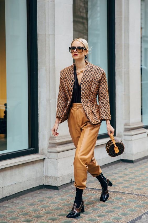 How to Wear Pleated Pants ? 52 Outfit Ideas & Styling Tips