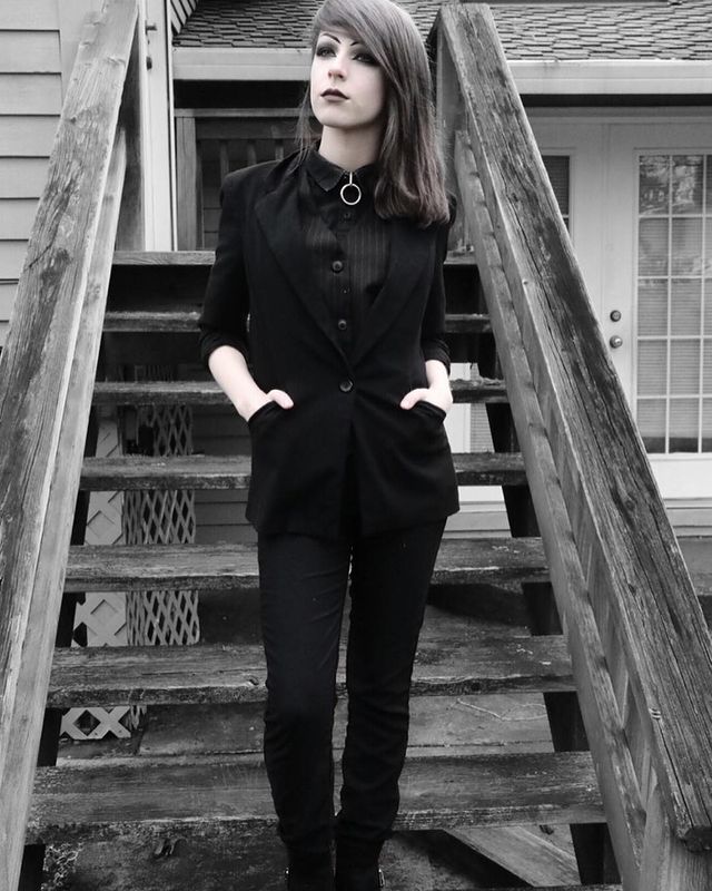 Gothic Work Outfits - 25 Wearable Goth Outfits for Work