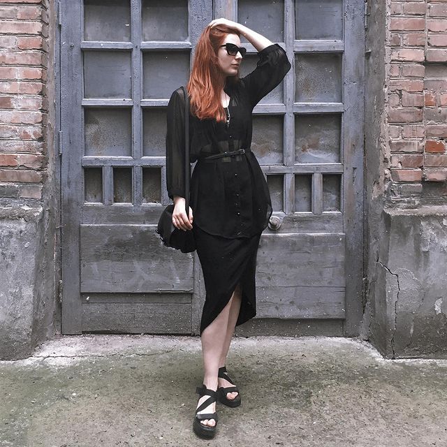Gothic Work Outfits - 25 Wearable Goth Outfits for Work
