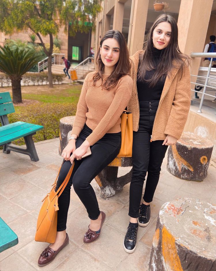 26 Best University Outfits for Pakistani Girls to Wear's University Outfits