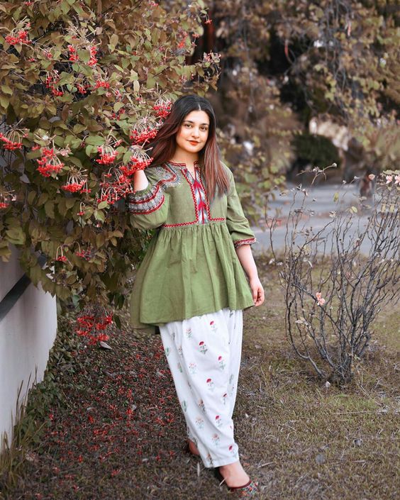 University outfits for pakistani girls