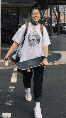 Girl hot sale skateboard outfits