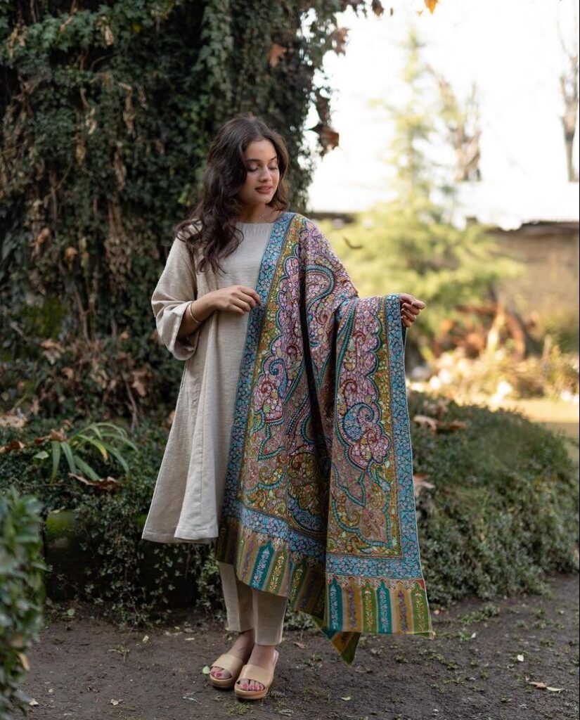 Shawl Outfit Ideas: 32 Ways to Carry a Shawl Like A Diva