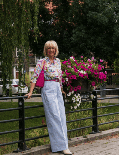 Women Over 40 Outfits: 30 Dressing Tips for 40 Plus Women