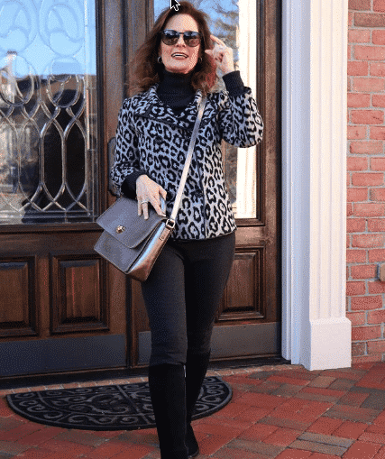 Women Over 40 Outfits: 30 Dressing Tips for 40 Plus Women