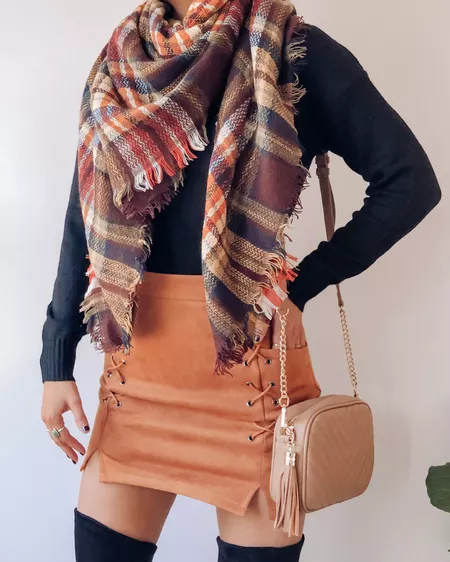 Shawl Outfit Ideas: 32 Ways to Carry a Shawl Like A Diva