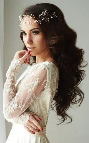 cute and stylish open hair style for wedding