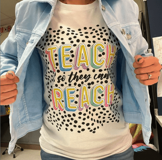 20 Classroom Appropriate Outfit Ideas for Teachers In 2022