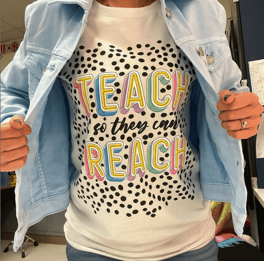 20 Outfit Ideas for Teachers & Style Advise from Experts