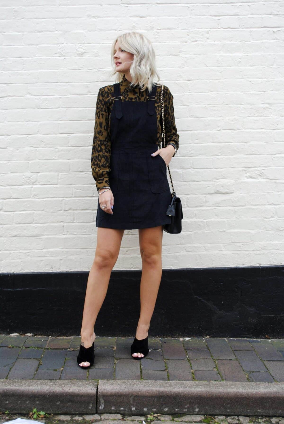 How to Wear a Pinafore Dress? 22 Outfit Ideas