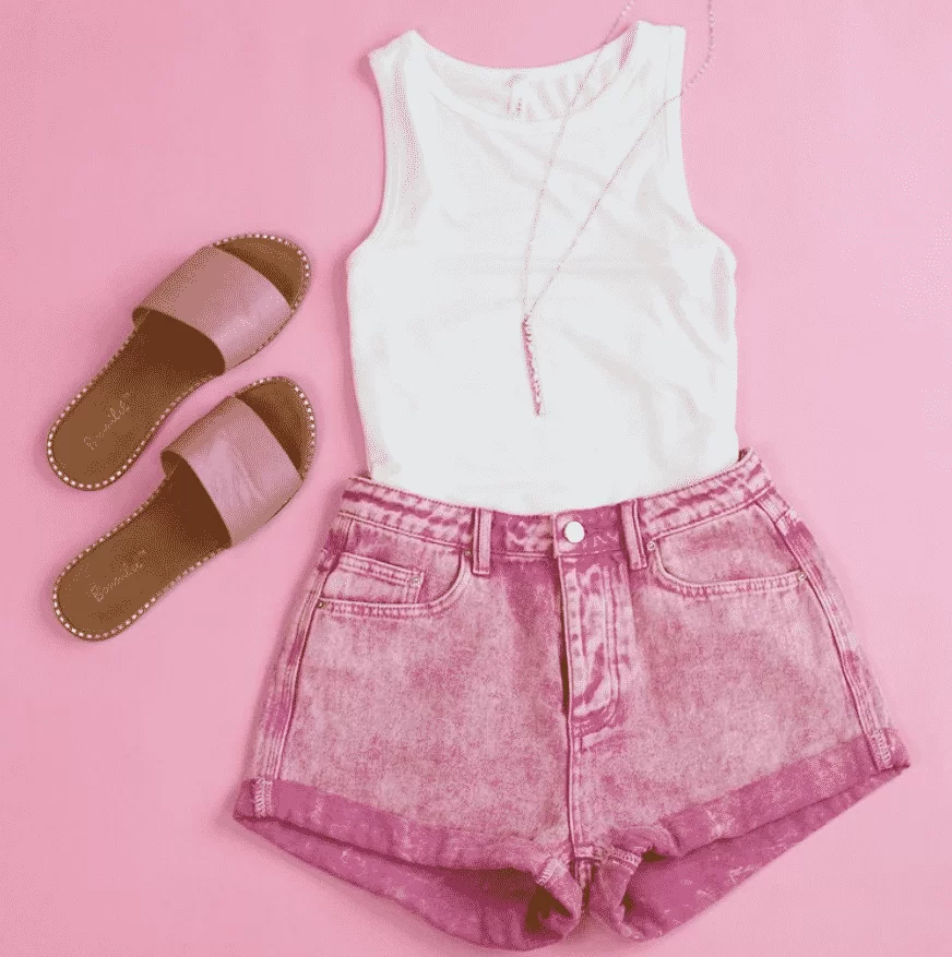 what to wear with pink shorts (4)