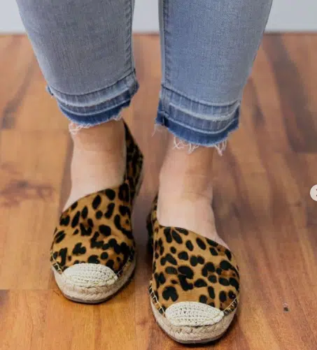 what to wear with leopard print shoes