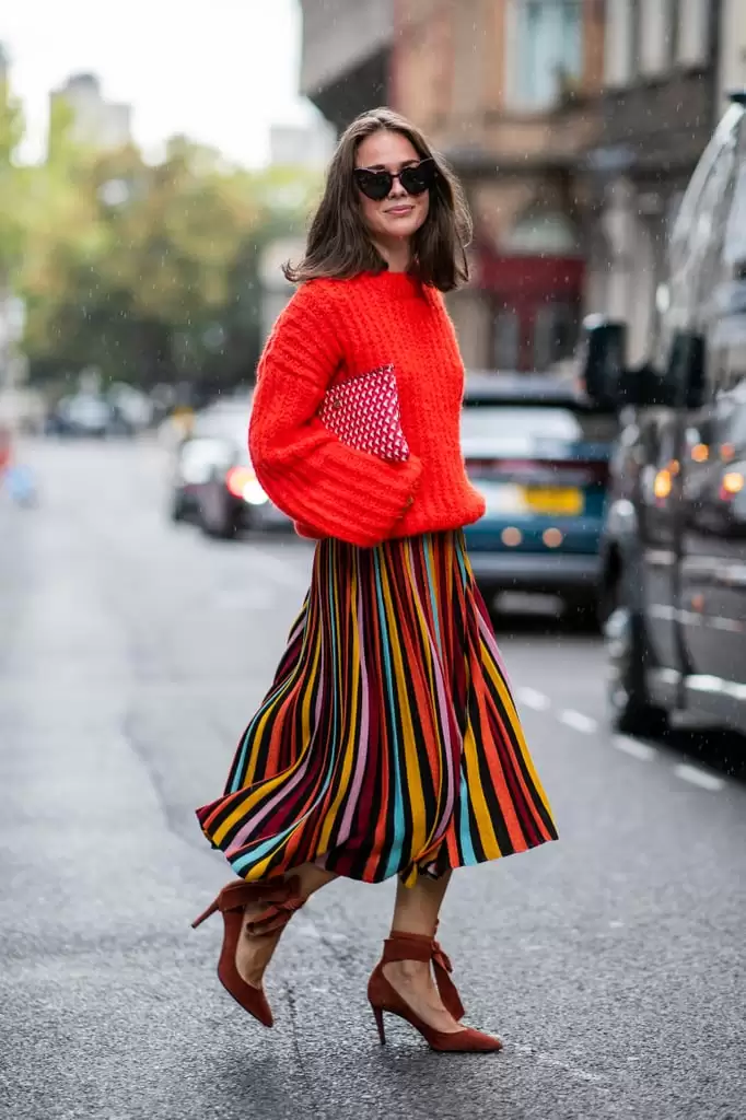 striped skirt outfit