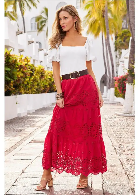20 Eyelet Skirt Outfits: What to Wear With an Eyelet Skirt?