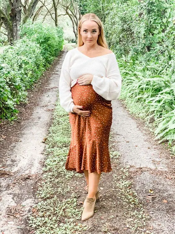 How to Wear Skirts When Pregnant