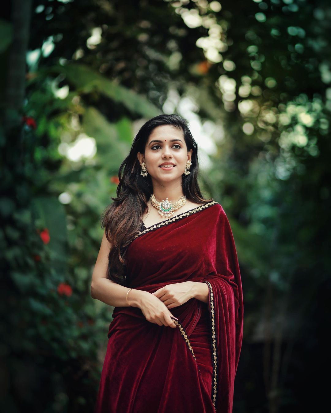 24 Best Farewell Saree Ideas And Tips On How To Style Them