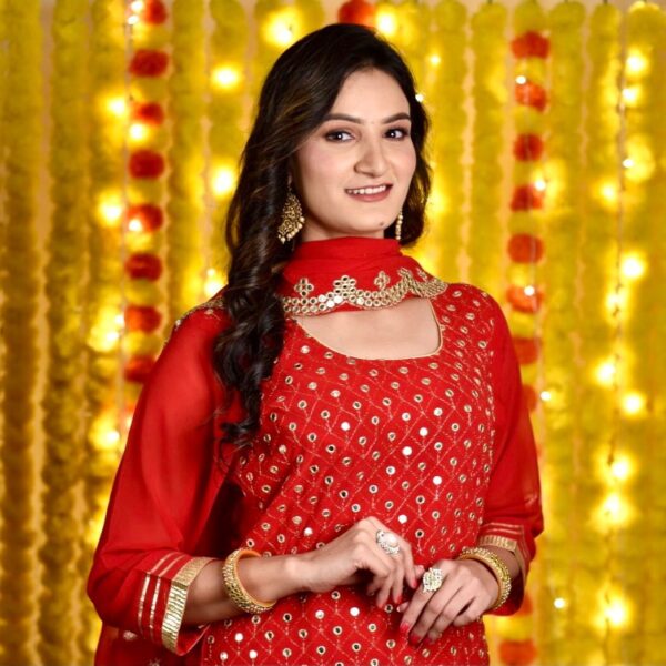 23 Beautiful Karwa Chauth Outfit Ideas For Women To Try