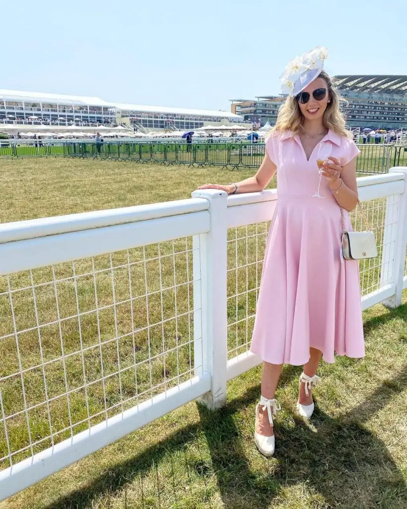 What To Wear At The Races – 20 Dress Code Guide & Tips