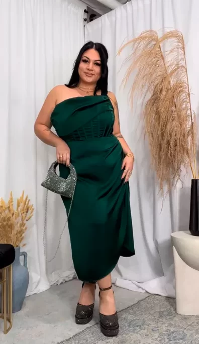 Plus Size Wedding Guest Outfit Ideas