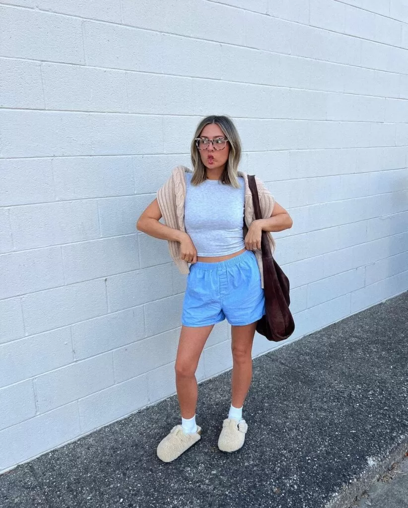 15 Ideas On How To Wear Light Blue Shorts